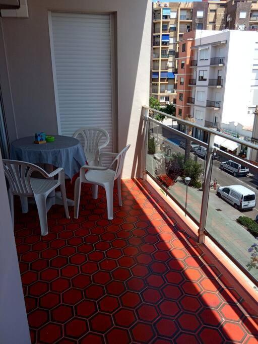 Apartamento Grande, La Mar Esta 5 Minutos Andando Denia Exterior photo